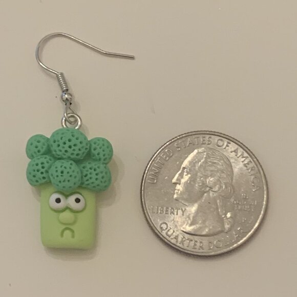 Broccoli Earring, Vegetable Earring, Funny Food Earring, Gift Idea, Cute Earring - Picture 3 of 4